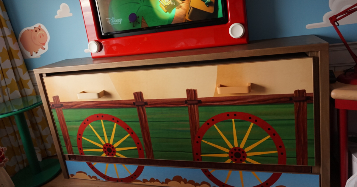 トイストーリーホテル客室プルダウンベッド外側