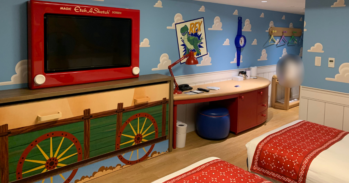 トイストーリーホテル客室プルダウンベッド