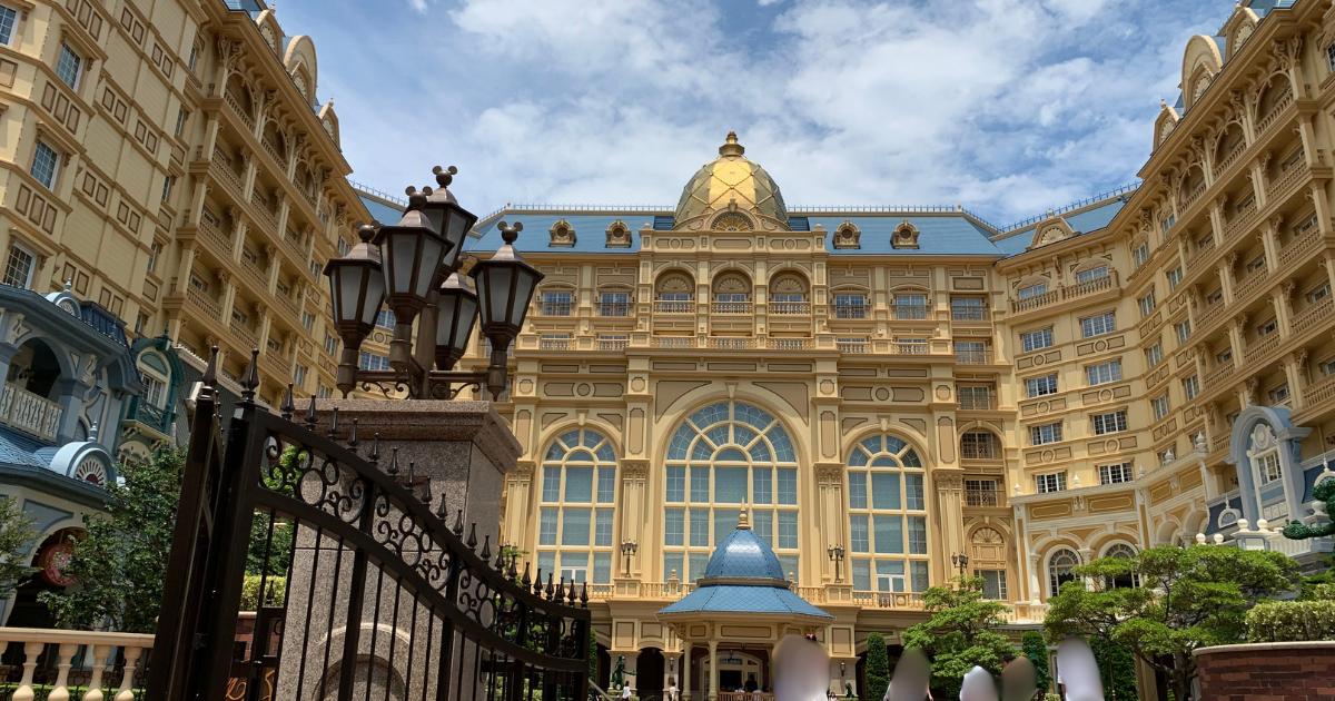 ランドホテル昼外観