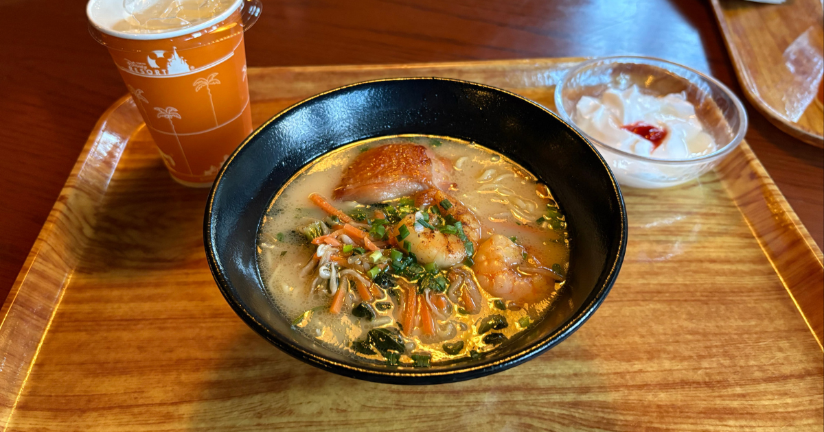 チャイナボイジャー白湯麺